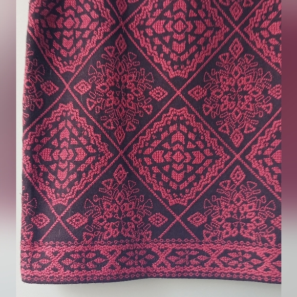 Search for Sanity embroidered size S mini skirt with lining - Picture 2 of 5